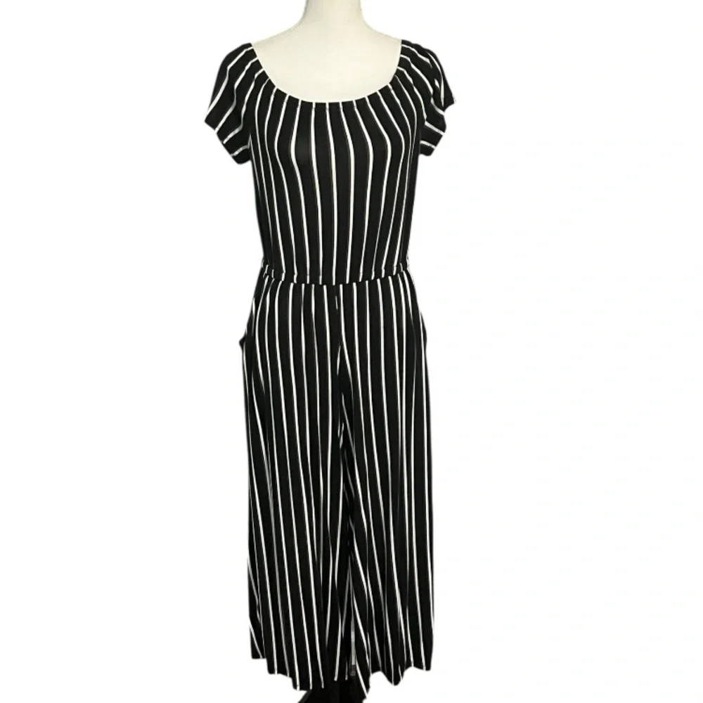 Torrid sz 0 (12) Black ,Brown, and White Capri length romper VGUC - Picture 4 of 7